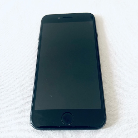 Apple iPhone 7 Not Working Selling For Parts - Picture 1 of 2